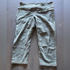 Athleta L green space dye cropped yoga workout tight